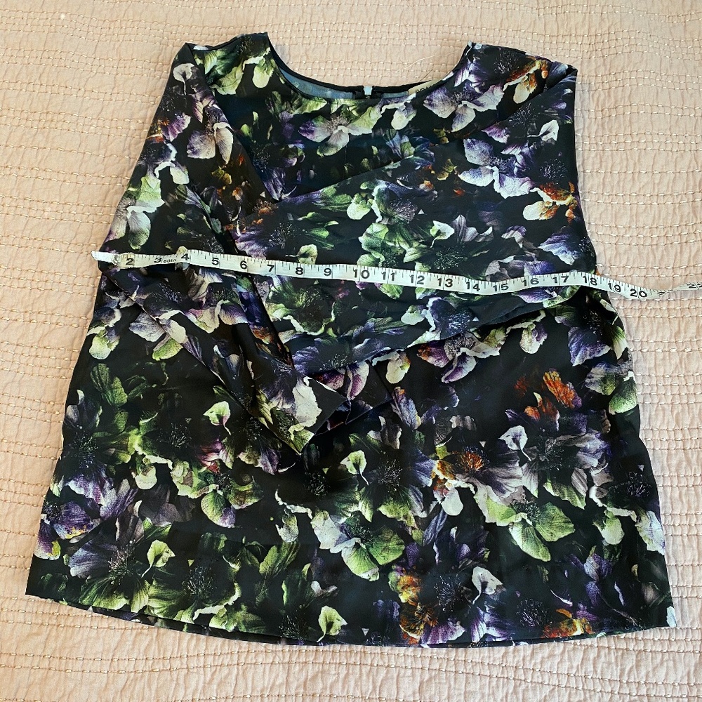 4/$12 or 3/$9  Sam & Lavi Floral Blouse
